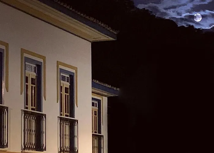 Pousada Villa ParahytingaHotel Em